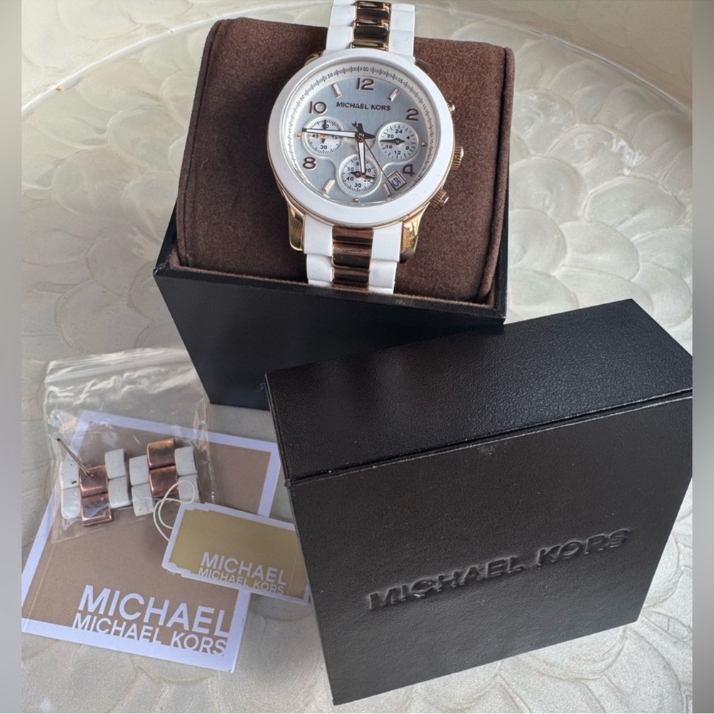 MICHAEL KORS White and Rose Gold Watch